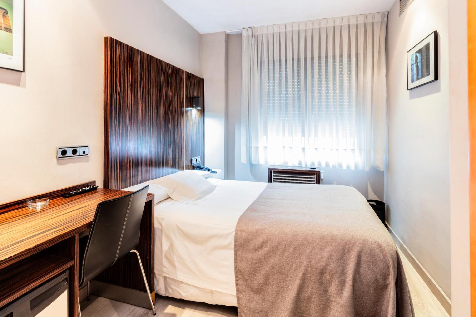 Hotel Gran Via ซาราโกซา ภายนอก รูปภาพ
