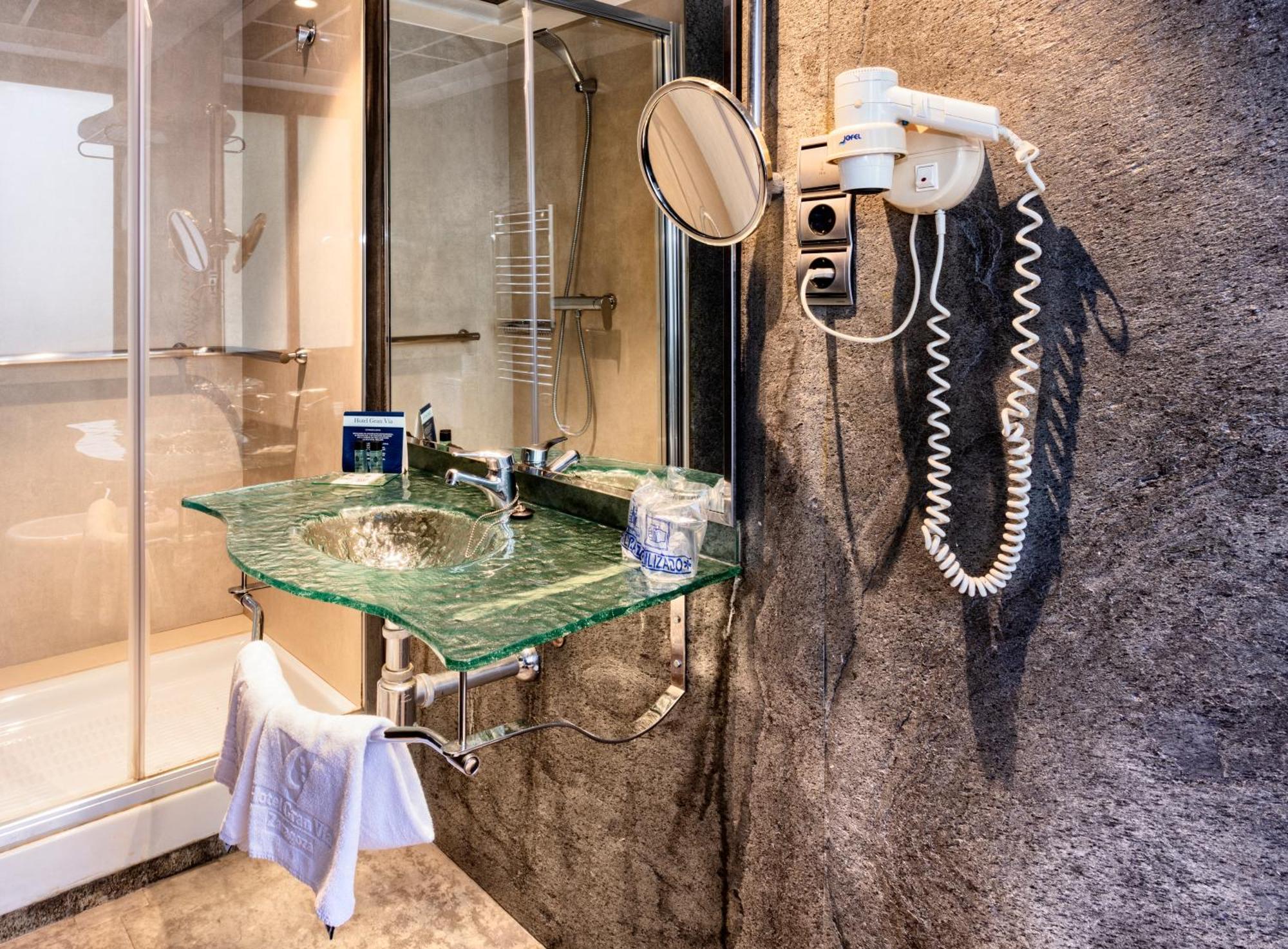 Hotel Gran Via ซาราโกซา ภายนอก รูปภาพ
